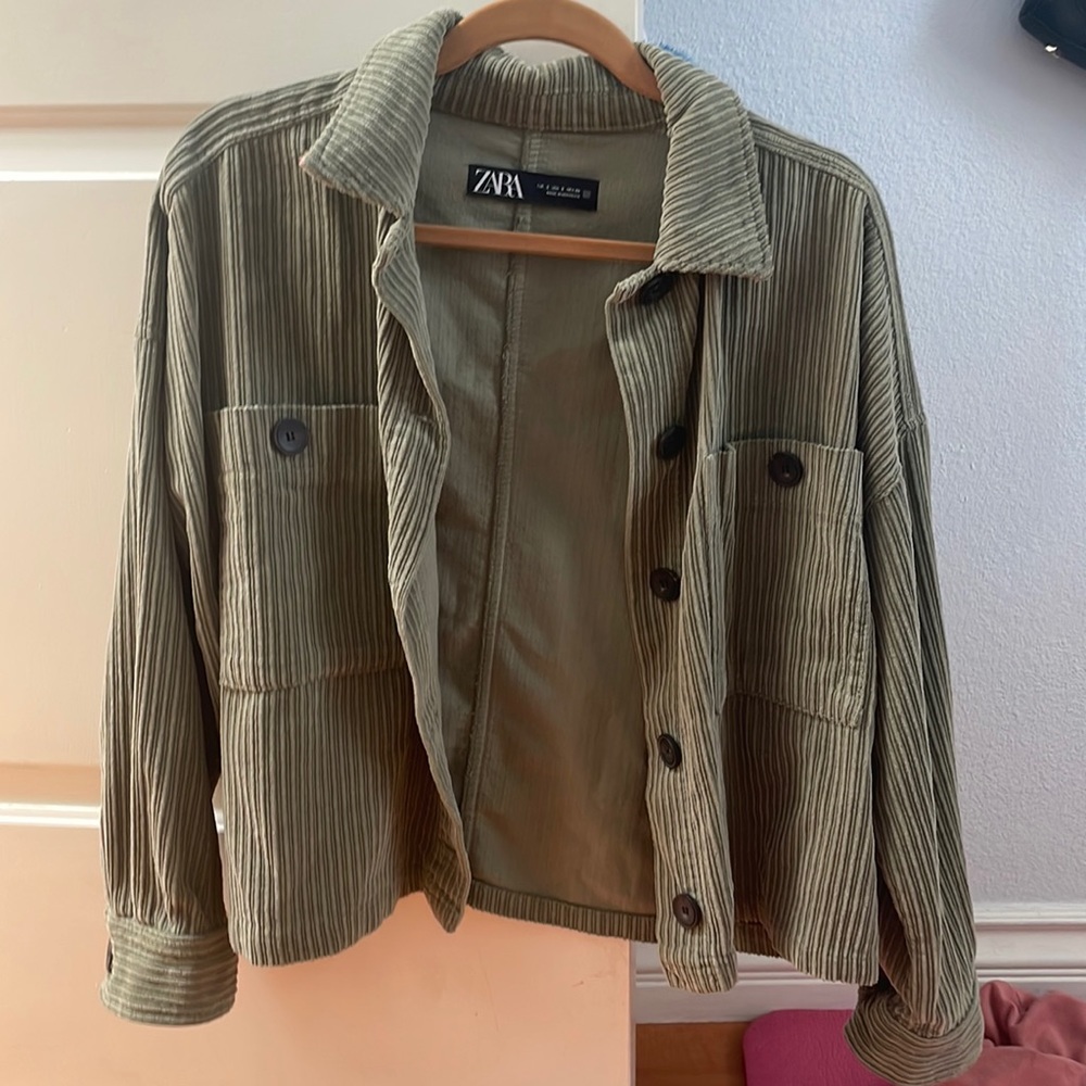 ZARA GREEN CORDUROY BUTTON TOP